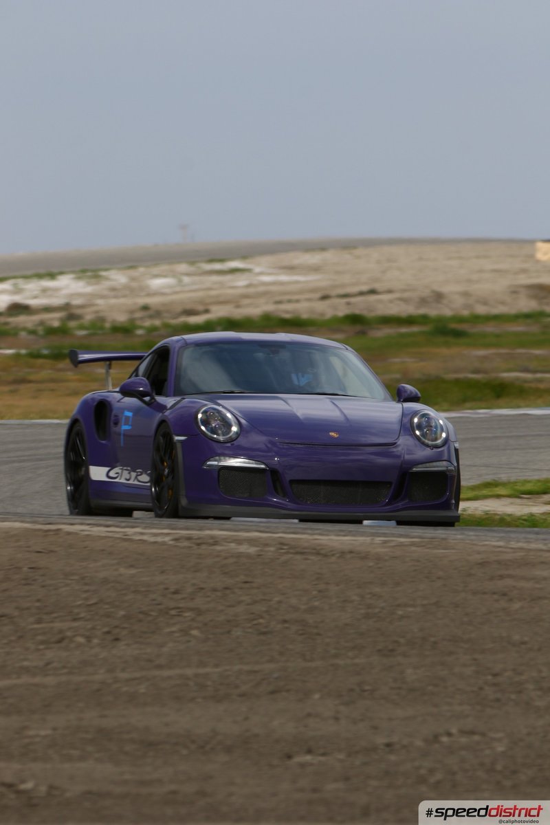 Porsche 911 GT3 RS purple
