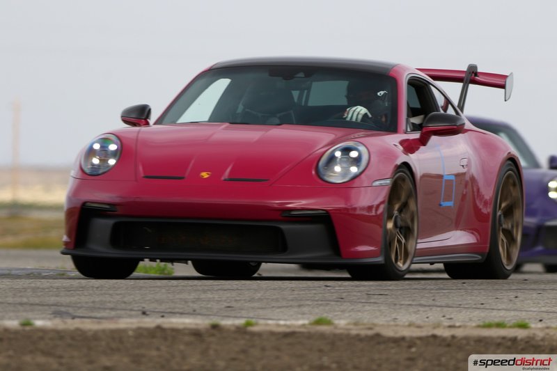 Porsche 911 GT3 RS red