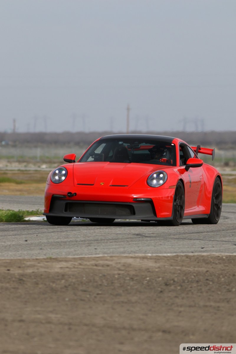 Porsche 911 GT3 RS red