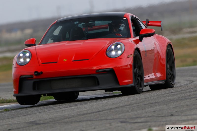 Porsche 911 GT3 RS red