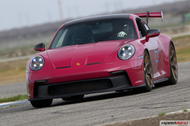 Porsche 911 GT3 RS red