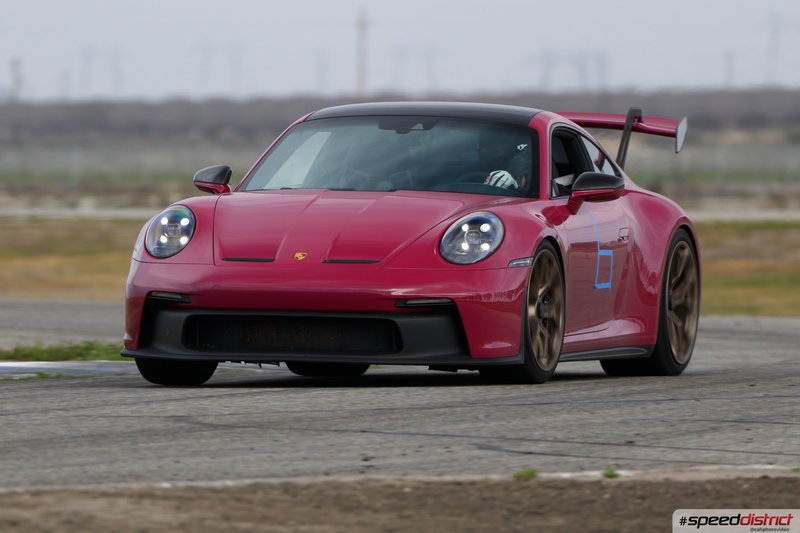 Porsche 911 GT3 RS red