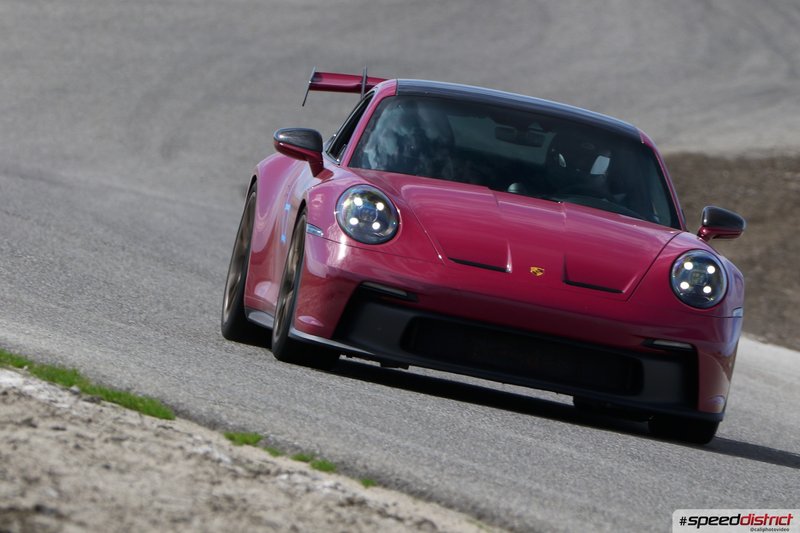 Porsche 911 GT3 RS red