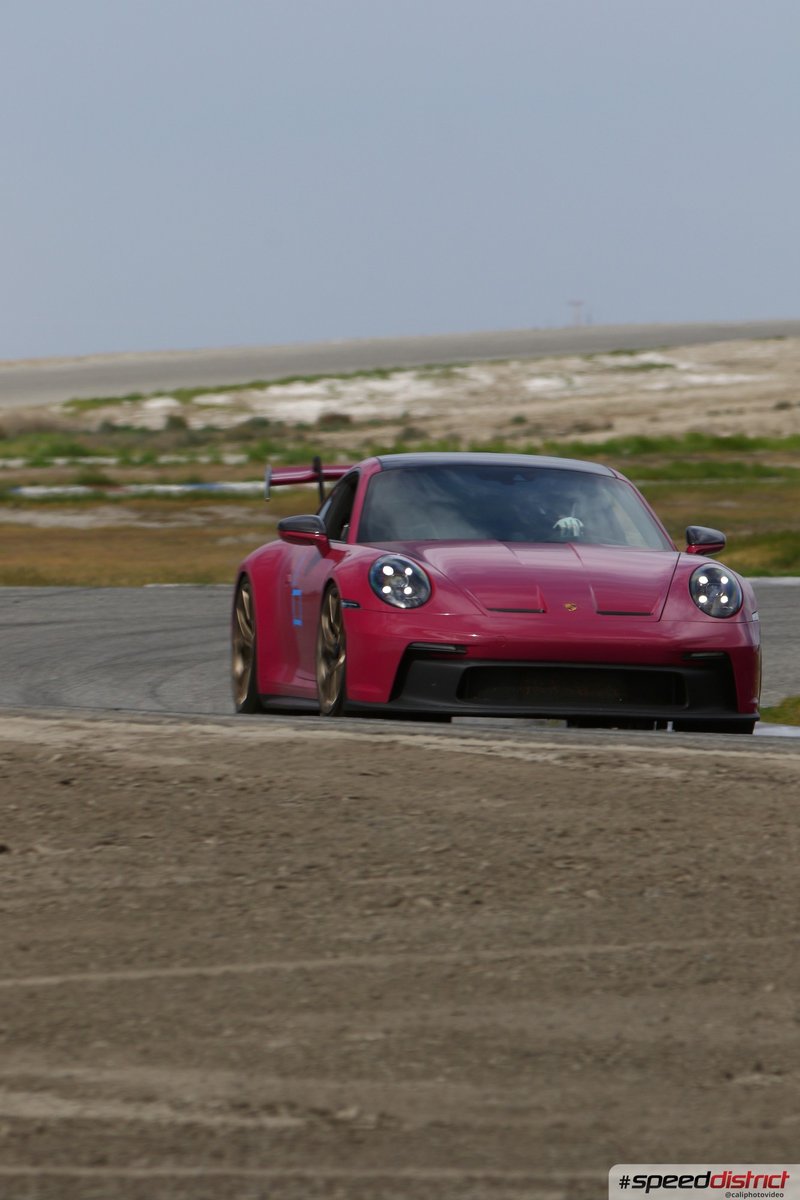 Porsche 911 GT3 RS red