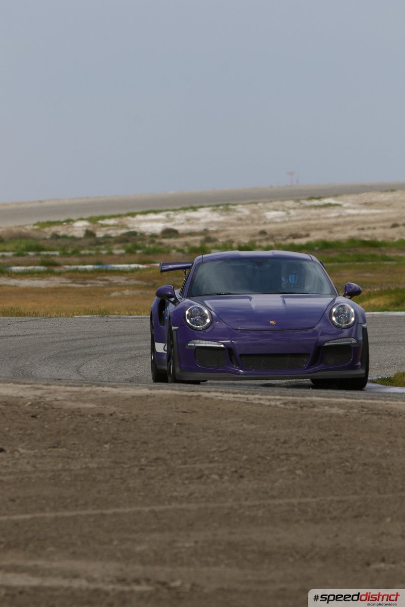 Porsche 911 GT3 RS purple