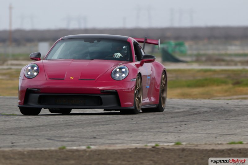 Porsche 911 GT3 RS red