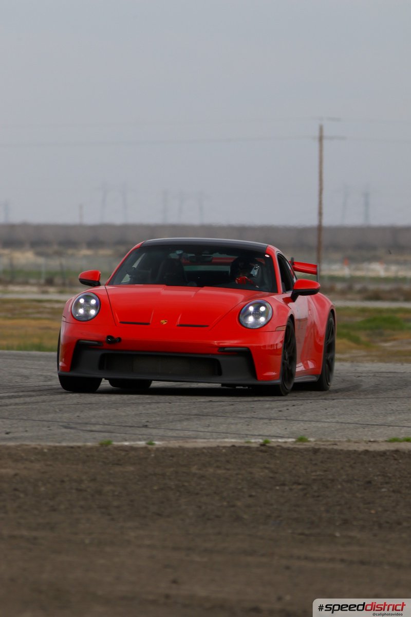 Porsche 911 GT3 RS red