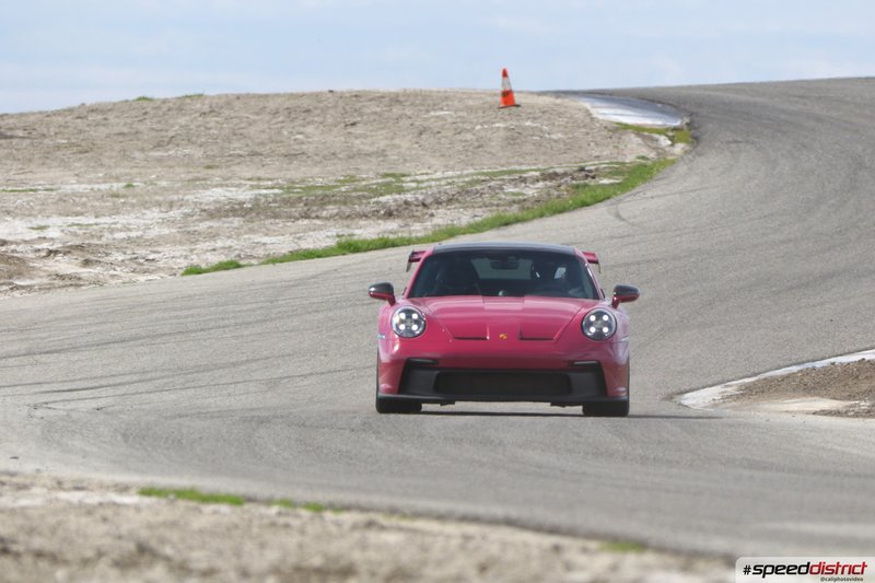 Porsche 911 GT3 RS red