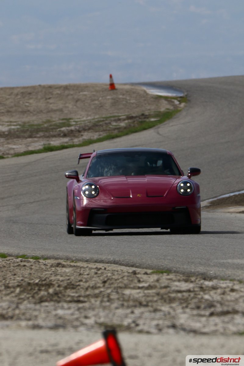 Porsche 911 GT3 RS red