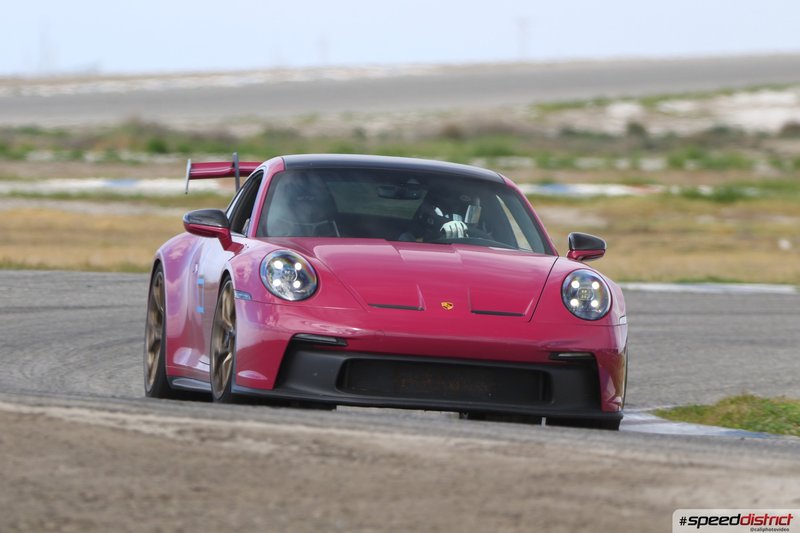 Porsche 911 GT3 RS red