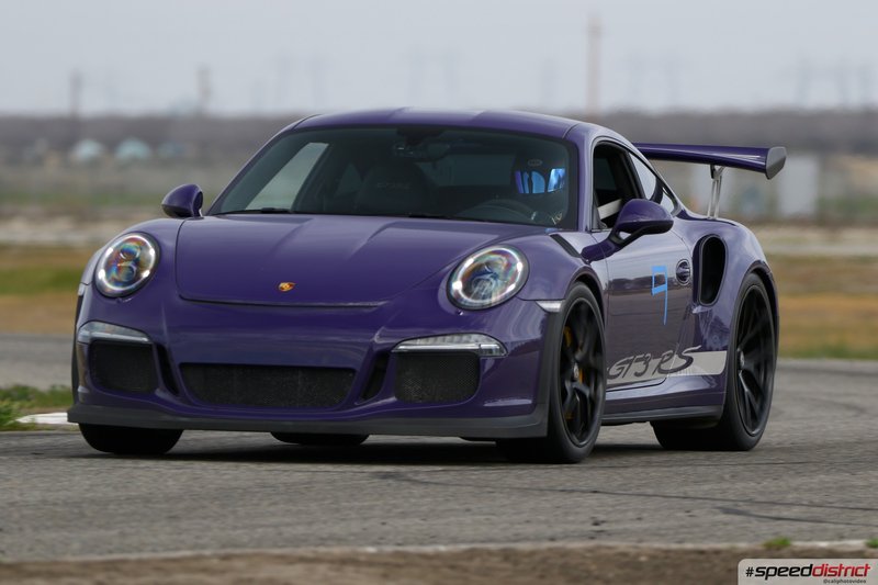 Porsche 911 GT3 RS purple
