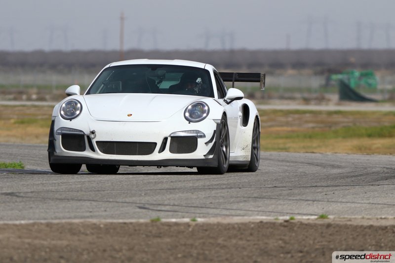 Porsche 911 GT3 RS white