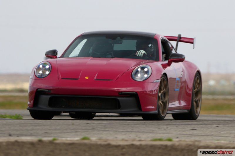 Porsche 911 GT3 RS red