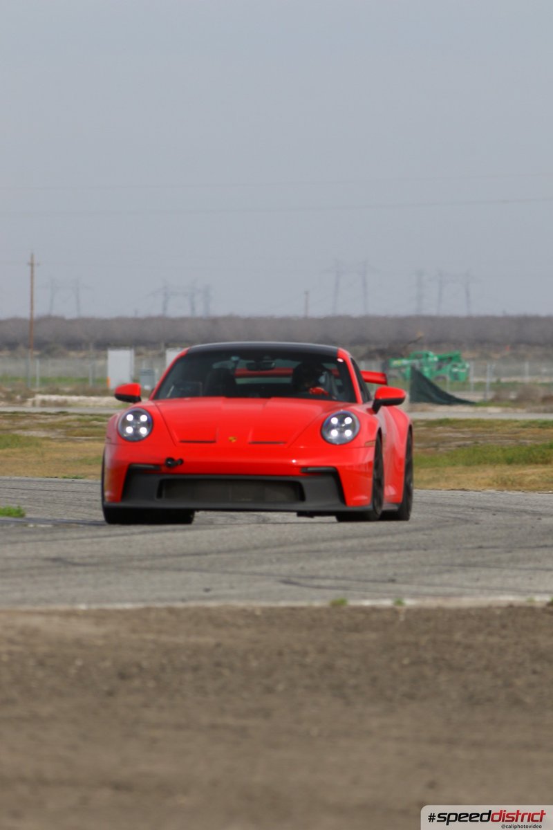 Porsche 911 GT3 RS red