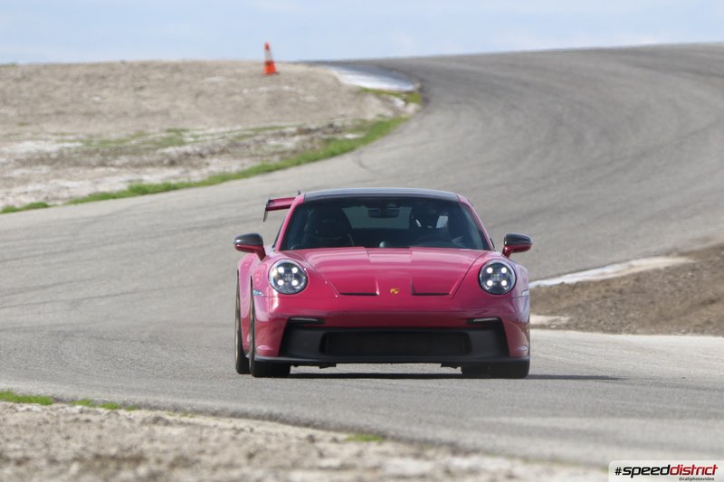 Porsche 911 GT3 RS red
