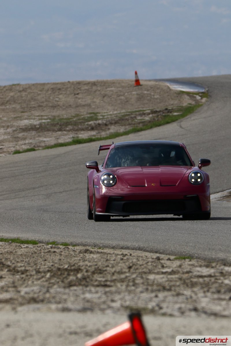 Porsche 911 GT3 RS red