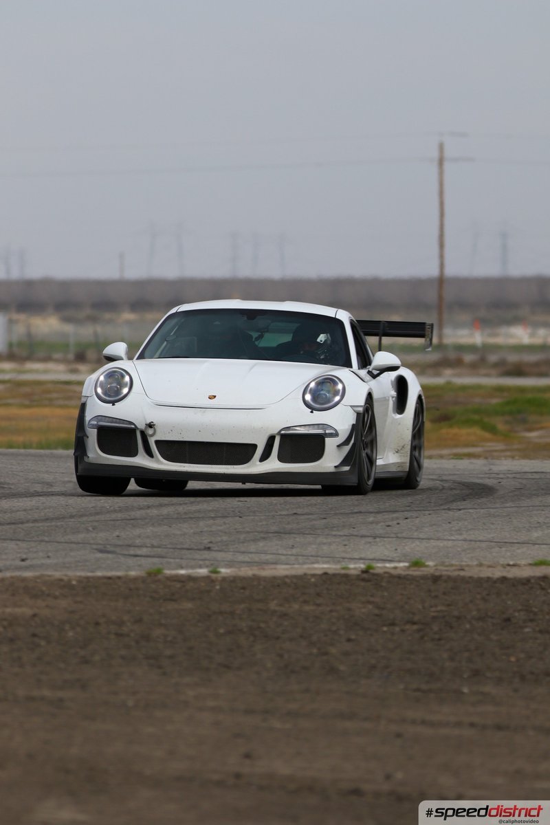 Porsche 911 GT3 RS white