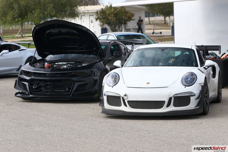 Porsche 911 GT3 RS white