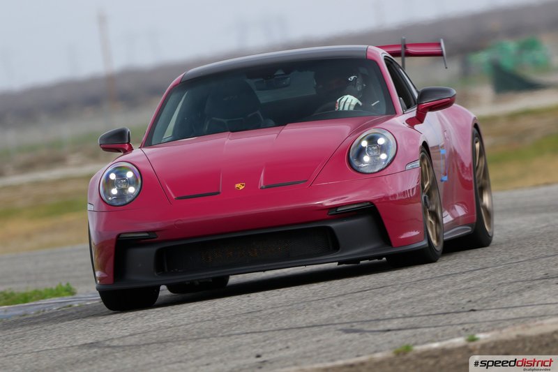 Porsche 911 GT3 RS red