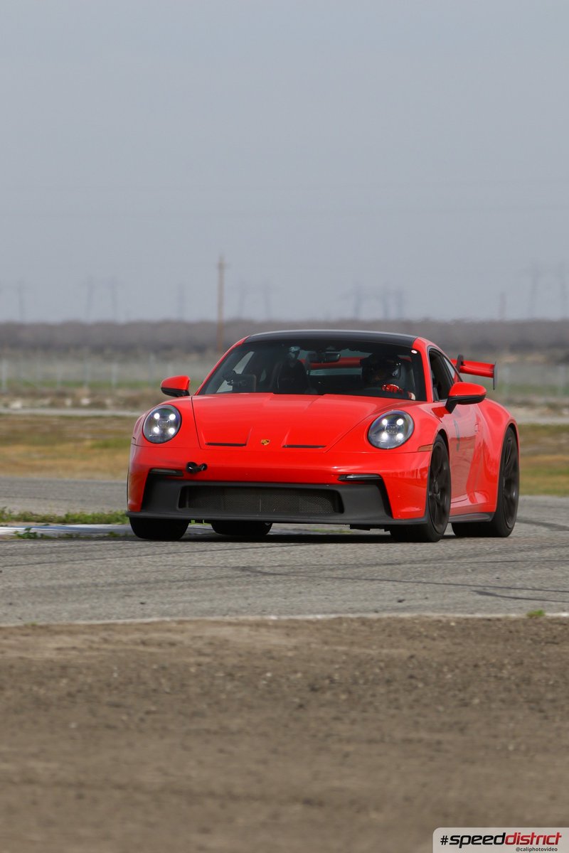 Porsche 911 GT3 RS red