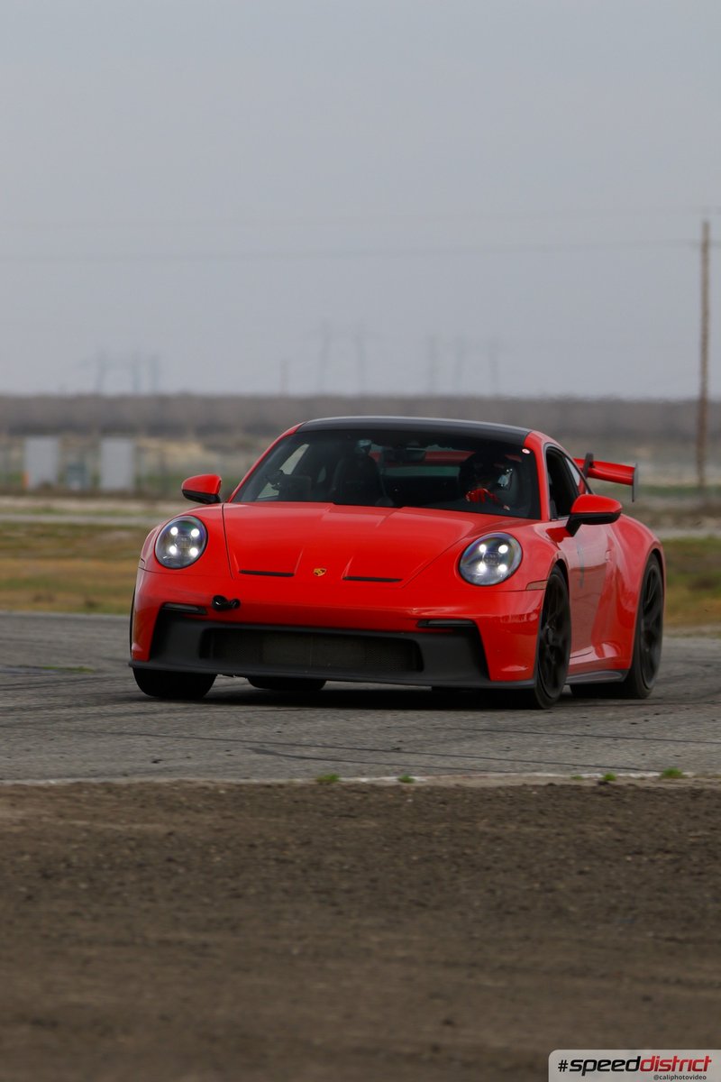 Porsche 911 GT3 RS red