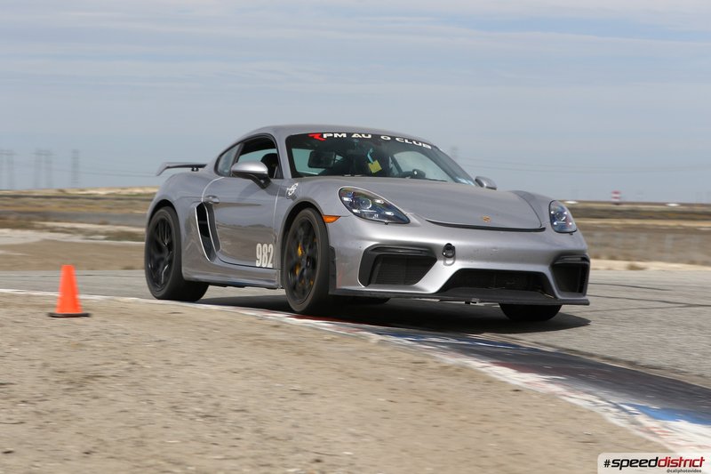 Porsche Cayman GT4
