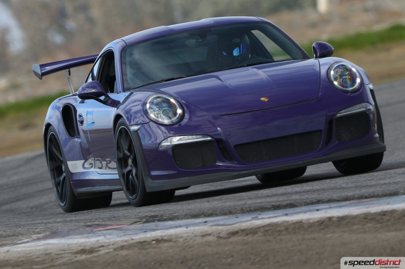 Porsche 911 GT3 RS purple