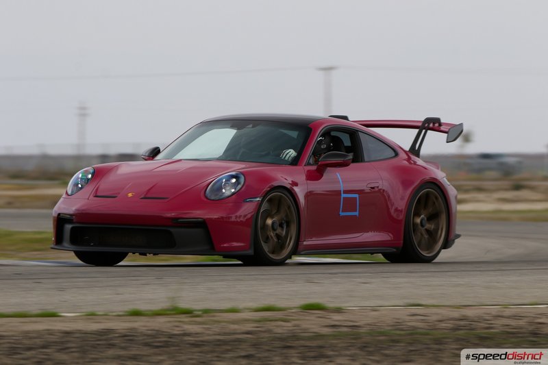 Porsche 911 GT3 RS red