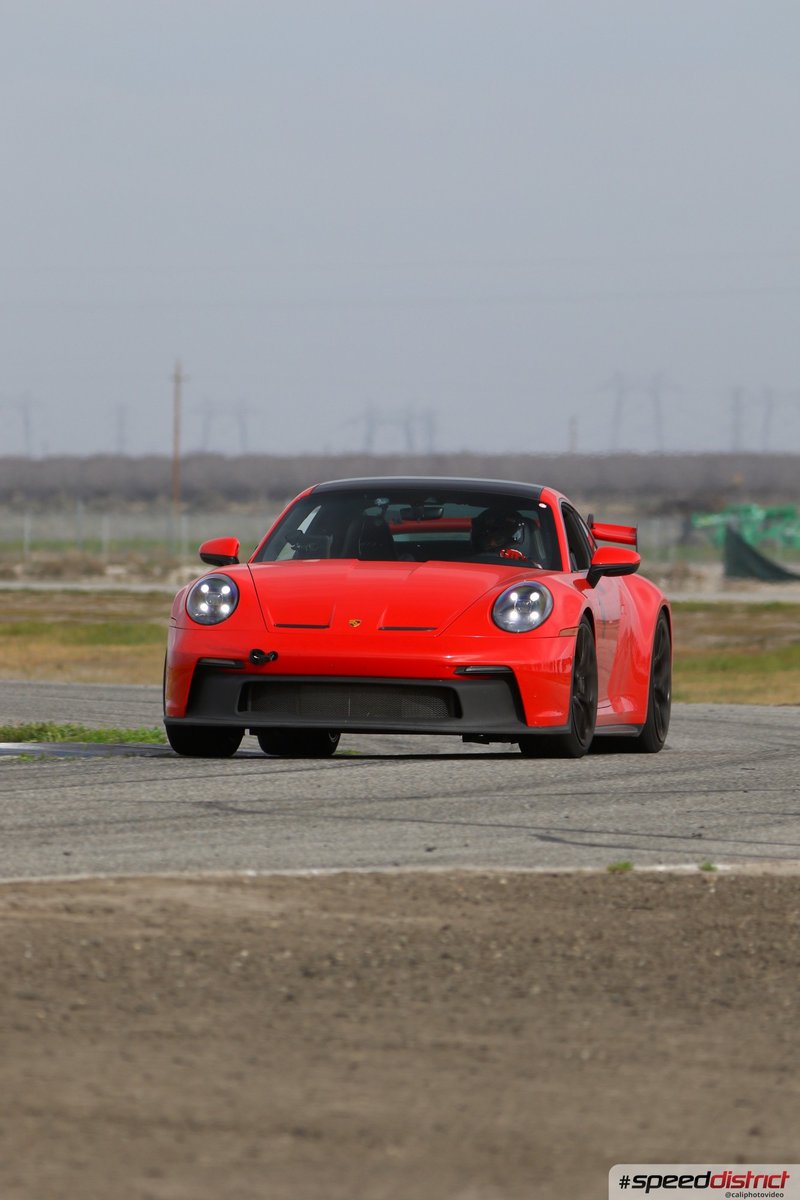 Porsche 911 GT3 RS red