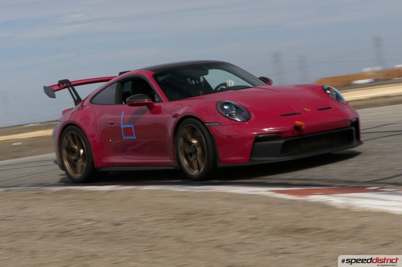 Porsche 911 GT3 RS red