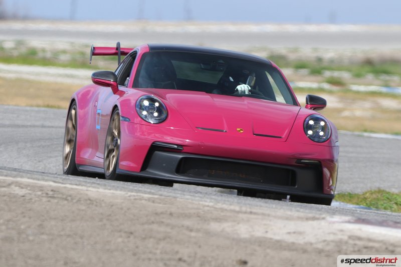 Porsche 911 GT3 RS red