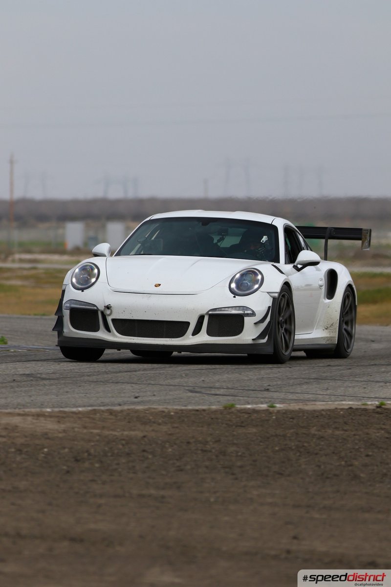 Porsche 911 GT3 RS white