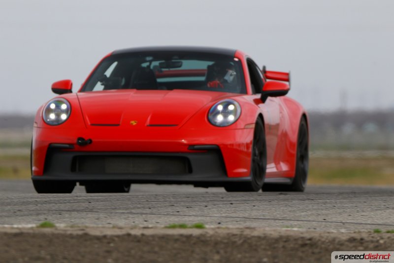 Porsche 911 GT3 RS red