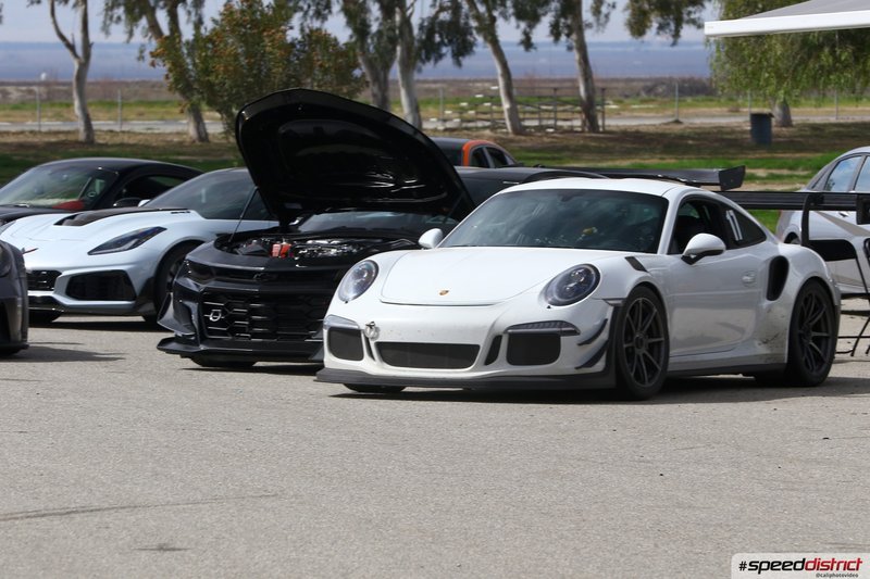 Porsche 911 GT3 RS white
