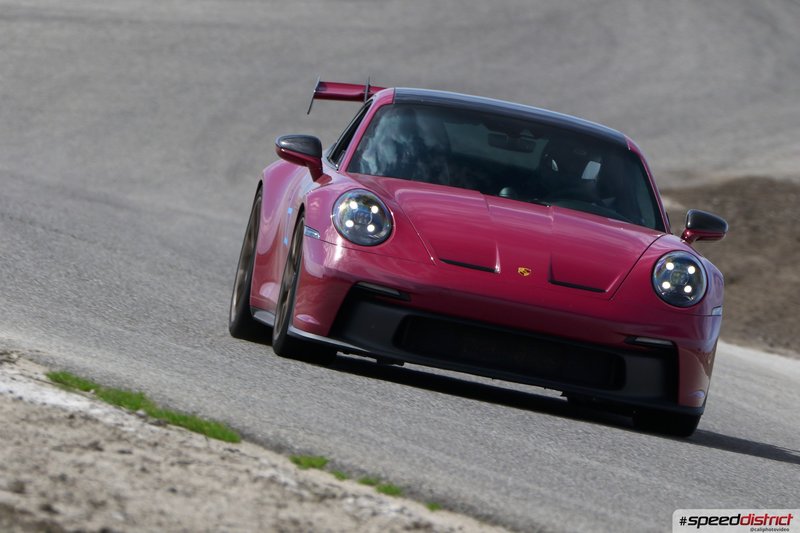 Porsche 911 GT3 RS red