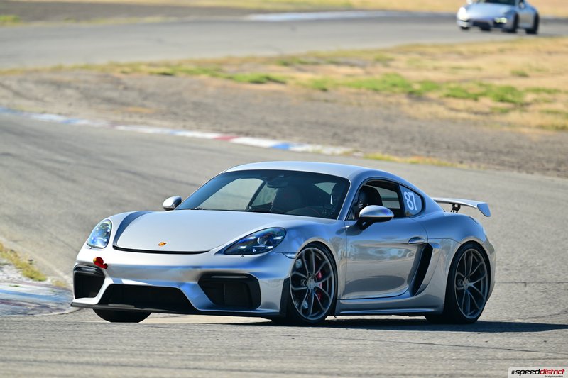 Porsche Cayman GT4