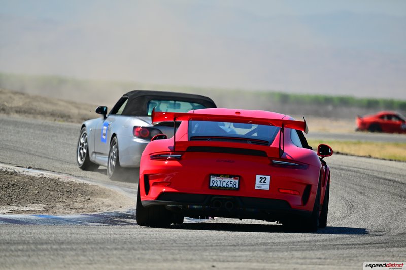 Porsche 911 GT3 RS red