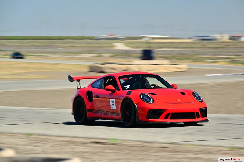 Porsche 911 GT3 RS red