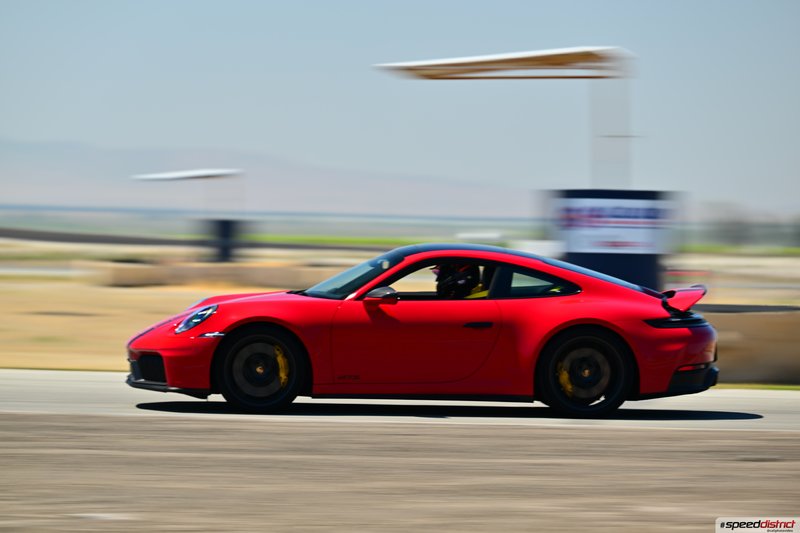 Porsche 911 GT3 RS red