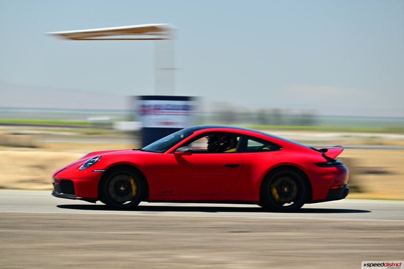 Porsche 911 GT3 RS red