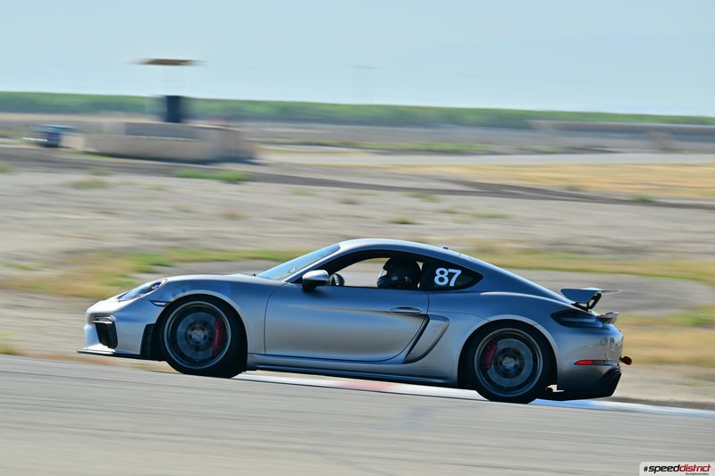 Porsche Cayman GT4