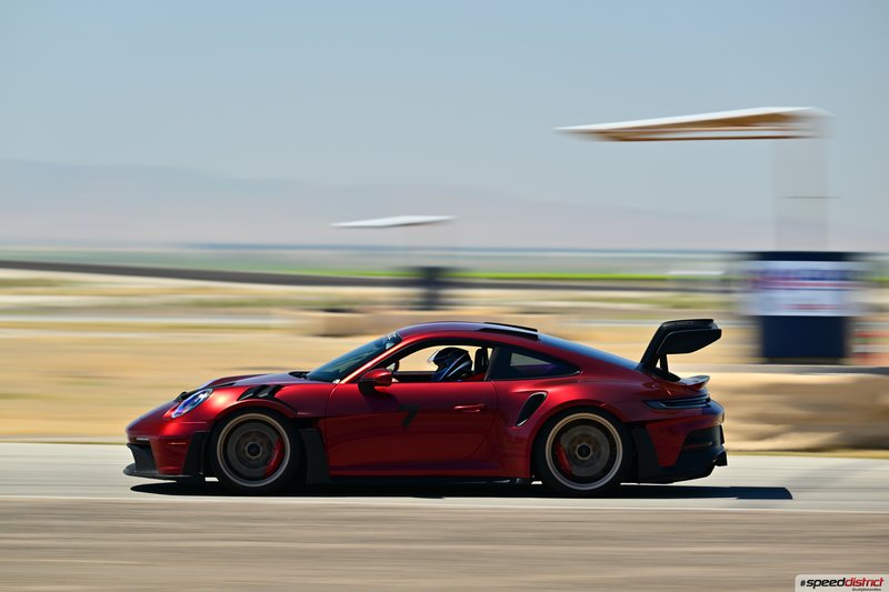 Porsche 911 GT3 RS red