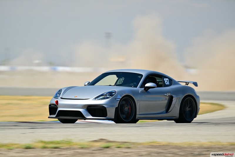 Porsche Cayman GT4