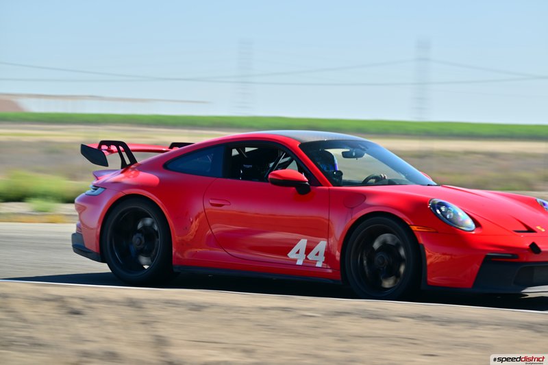 Porsche 911 GT3 RS red