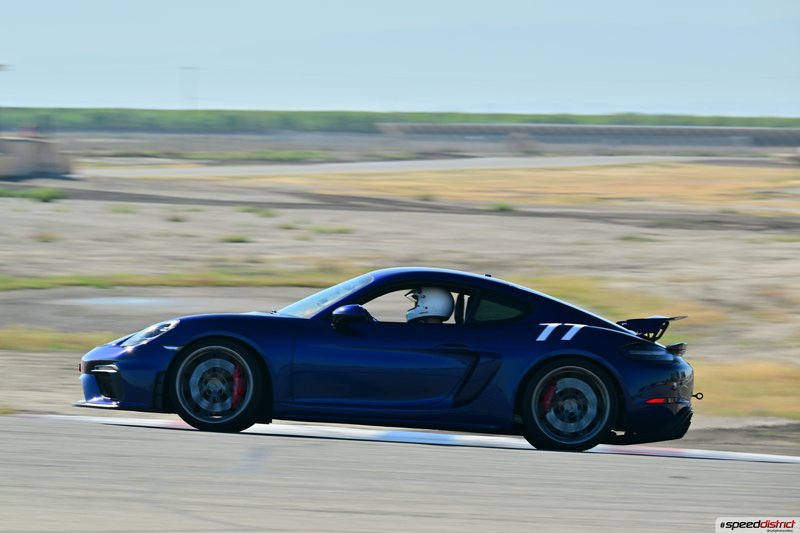 Porsche Cayman GT4