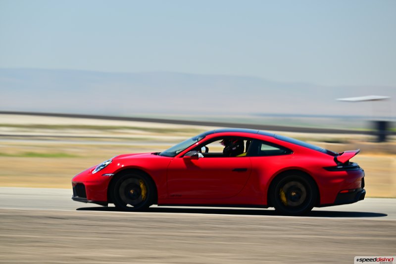 Porsche 911 GT3 RS red