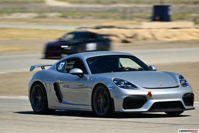Porsche Cayman GT4