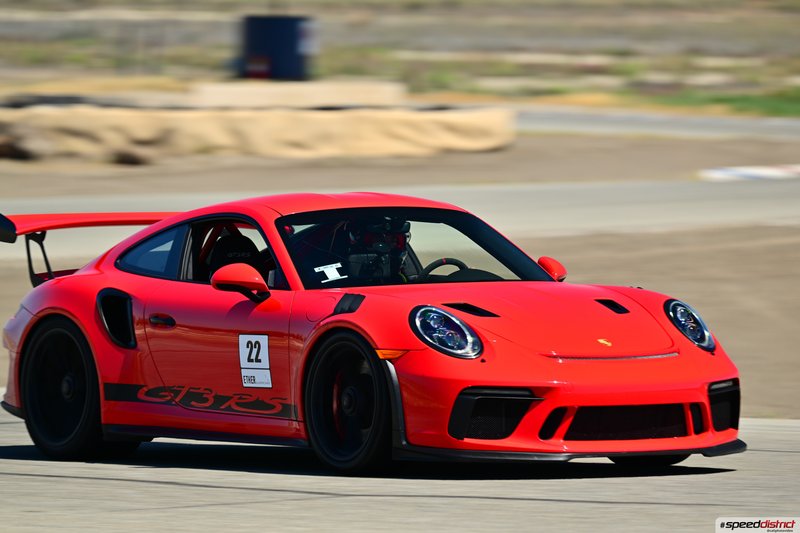 Porsche 911 GT3 RS red