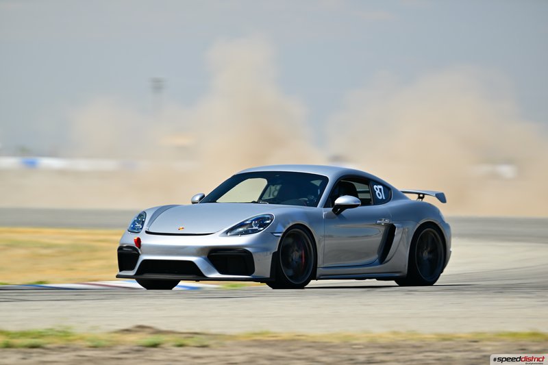 Porsche Cayman GT4