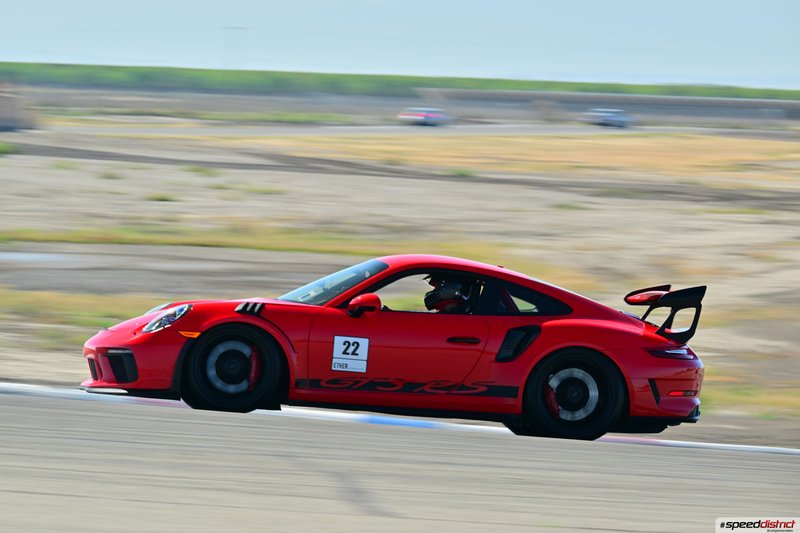 Porsche 911 GT3 RS red